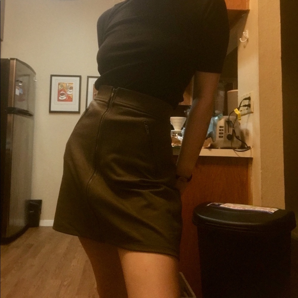 Front zip mini skirt - Picture 3 of 3